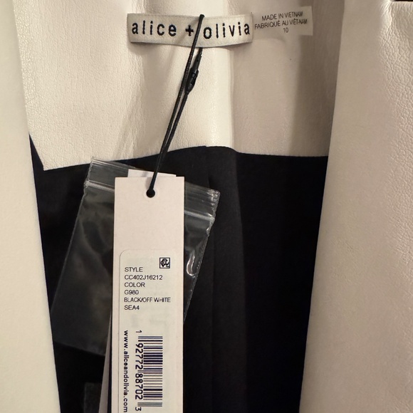 NWT Alice + Olivia Breann Black/Off White Vegan Leather Blazer Size 10 - Picture 5 of 10